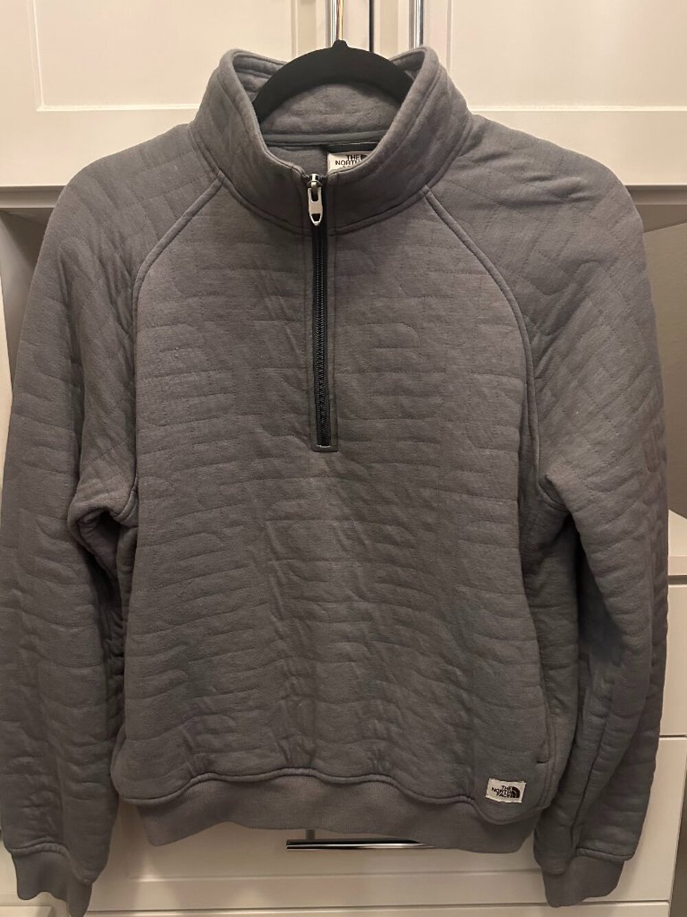 North Face Women's Longs Peak Quilted 1/4 Zip Pullover in Heather Grey